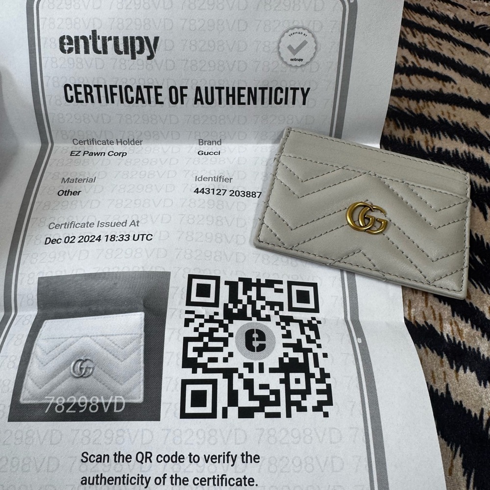 Gucci GG Marmont White Chevron Leather Cardholder with Gold Hardware – Authent